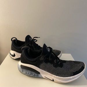 Nike Joyride Run Flyknit